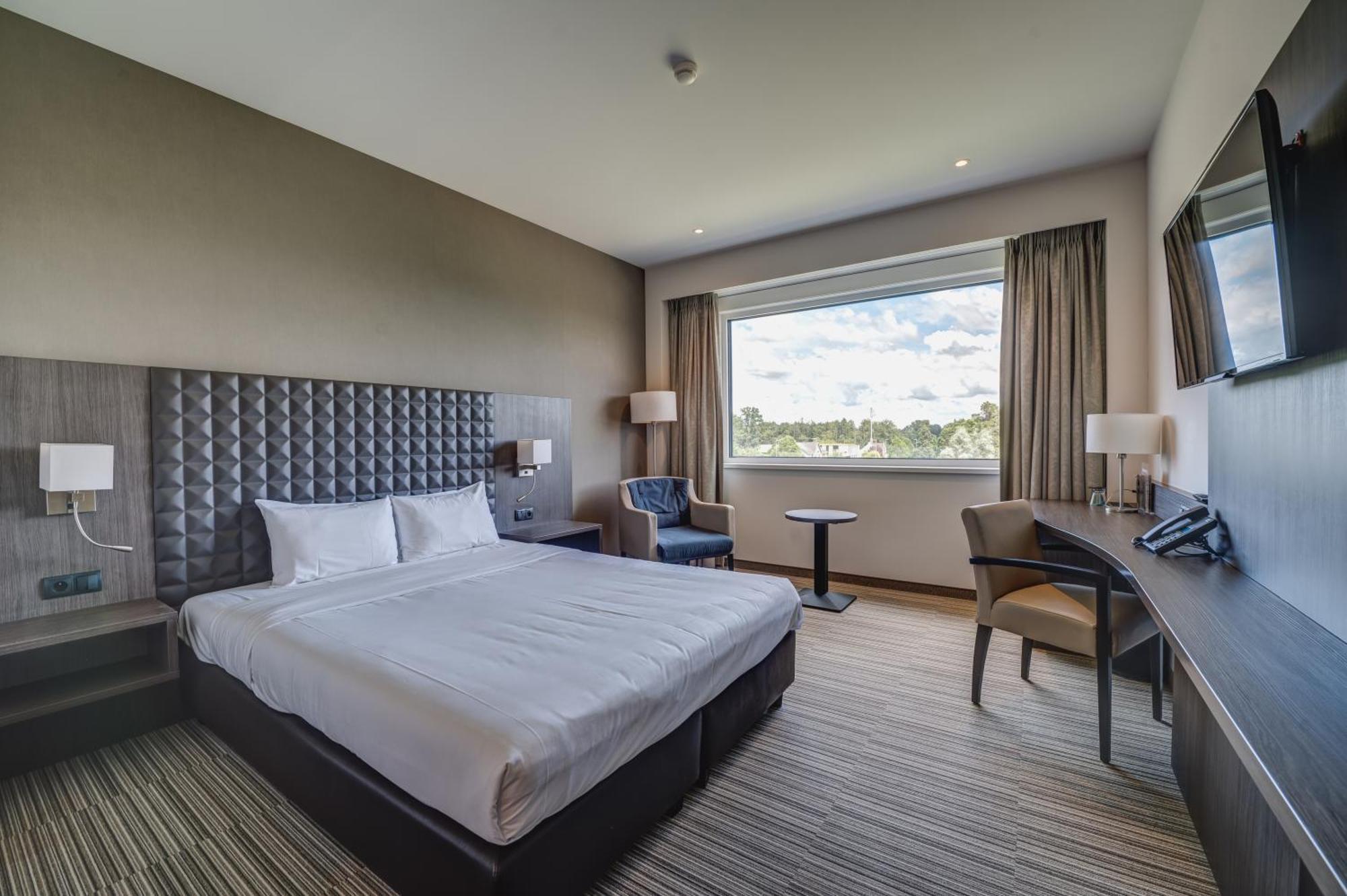 Mezzo Hotel & Business Beringen Exterior photo