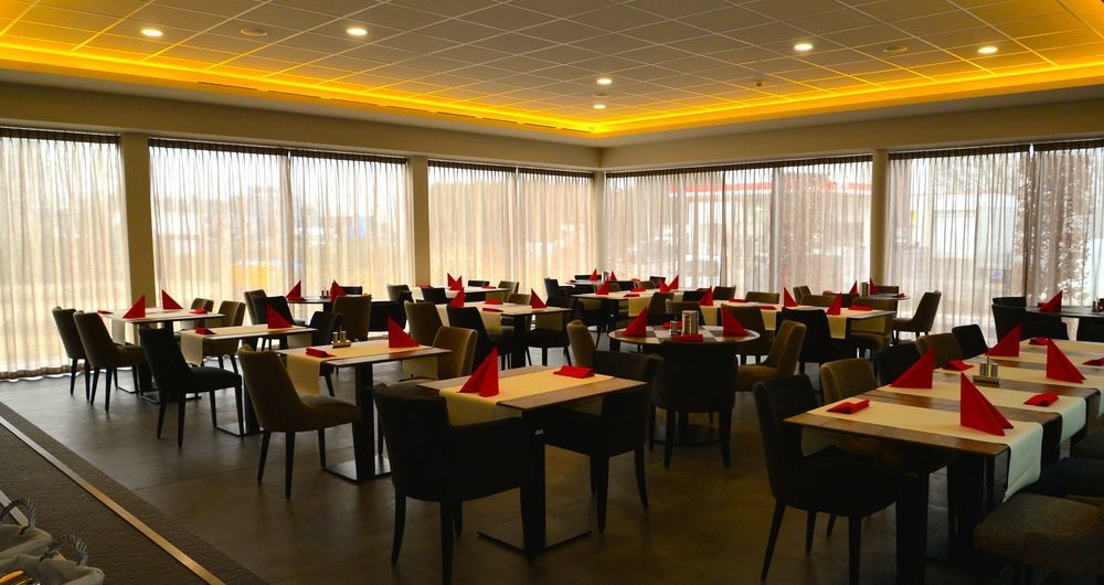 Mezzo Hotel & Business Beringen Exterior photo