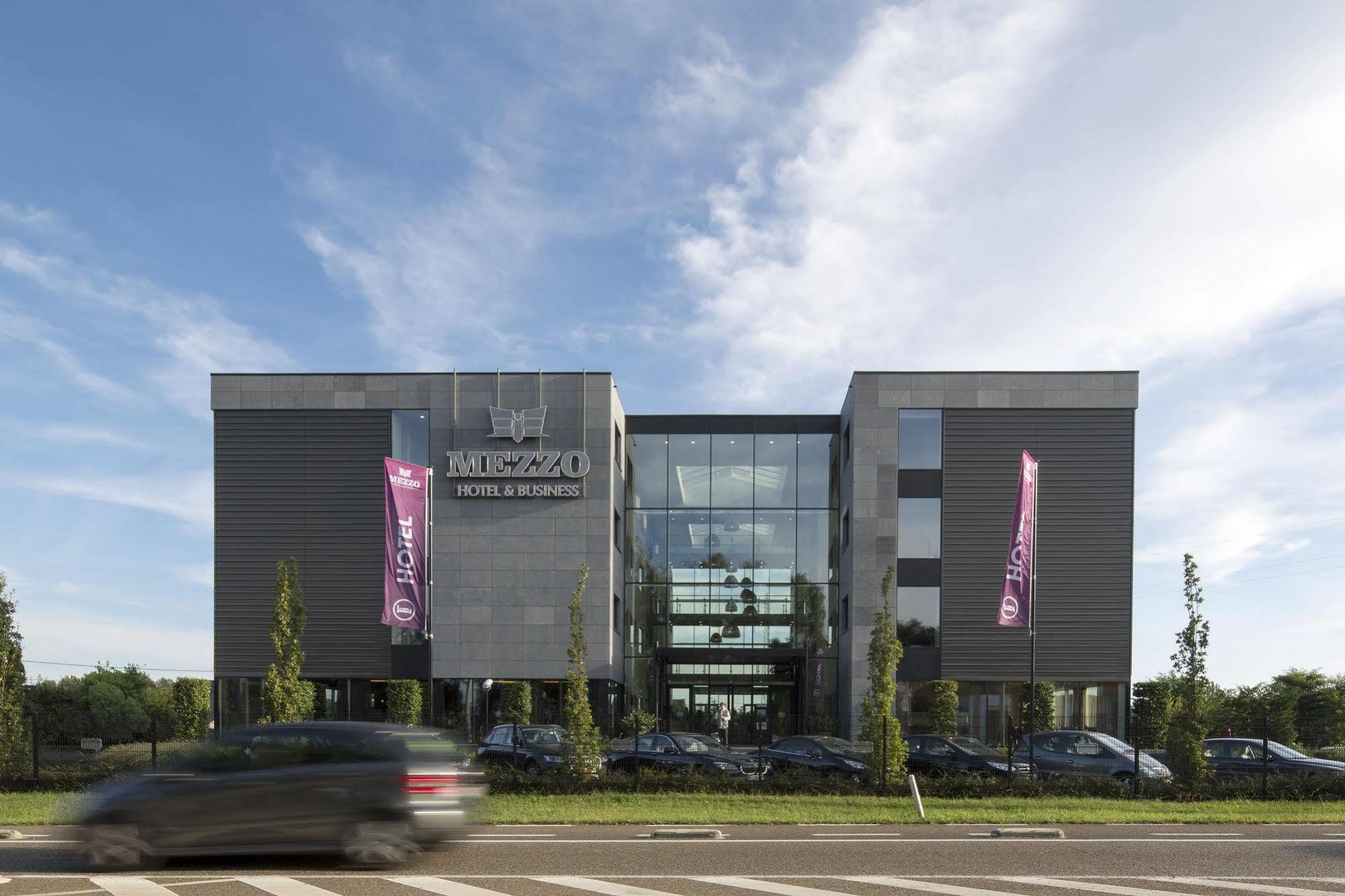 Mezzo Hotel & Business Beringen Exterior photo